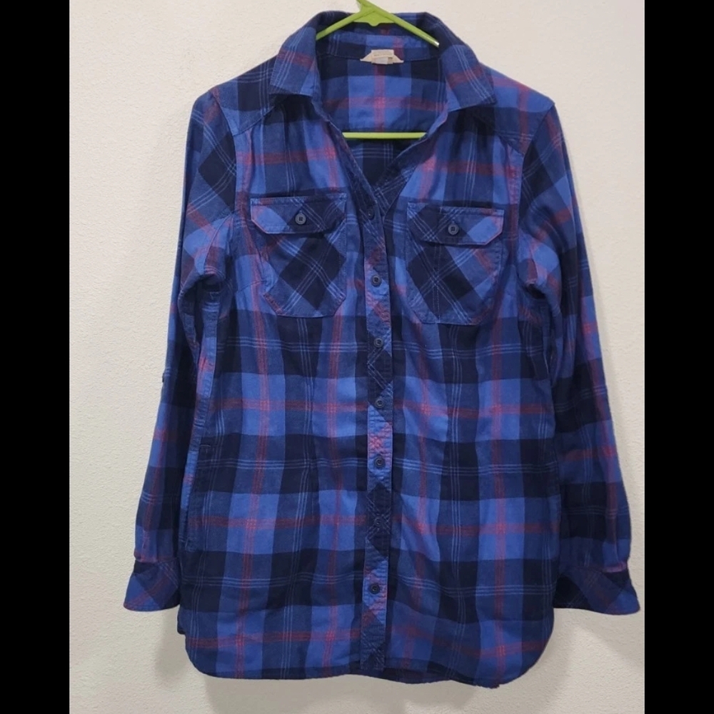 Duluth Trading Co.  Blue and Pink Plaid Button Down Lobgsleeve Shirt Sz S